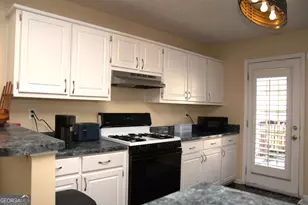 5718 Hidden Brook Cir, Atlanta, GA 30349 - Photo 6