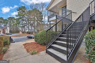549 Windchase Ln, Stone Mountain, GA 30083 - Photo 2