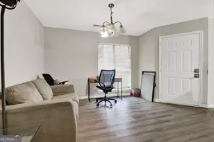 549 Windchase Ln, Stone Mountain, GA 30083 - Photo 4