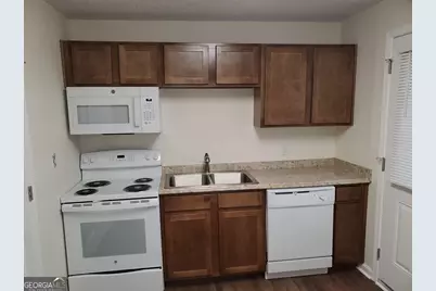 203 Enterprise Apt A, Dublin, GA 31021 - Photo 2