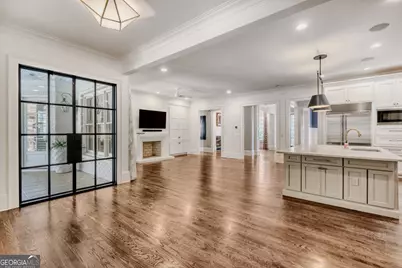 8 W Wieuca Road NE, Atlanta, GA 30342 - Photo 12