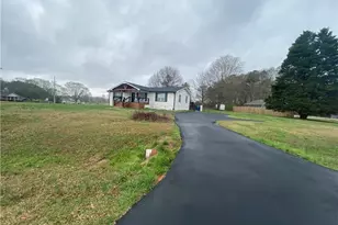 318 Willowwind Dr, Loganville, GA 30052 - Photo 4