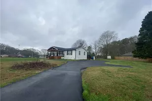 318 Willowwind Dr, Loganville, GA 30052 - Photo 2