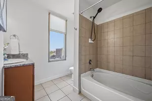 565 Peachtree Street NE, Atlanta, GA 30308 - Photo 22