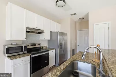 5100 Windsor Forrest Lane, College Park, GA 30349 - Photo 10