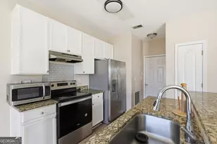 5100 Windsor Forrest Ln, College Park, GA 30349 - Photo 10