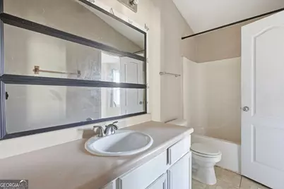 5100 Windsor Forrest Lane, College Park, GA 30349 - Photo 18