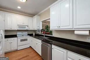 136 Wisteria Dr, Winder, GA 30680 - Photo 8