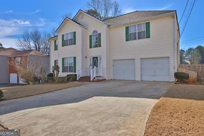 1018 Carriage Trace Circle, Stone Mountain, GA 30087 - Photo 2