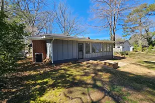 2654 Plantation Dr, East Point, GA 30344 - Photo 22