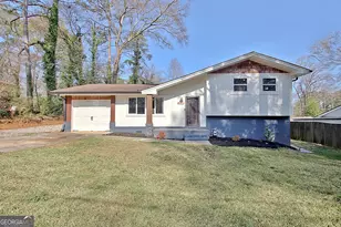 218 Hilltop Dr, Peachtree City, GA 30269 - Photo 2