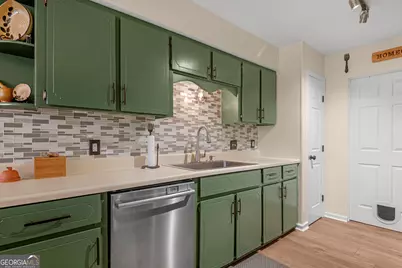 218 Chandra Way, Hinesville, GA 31313 - Photo 4