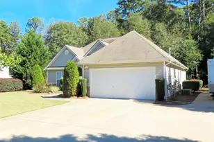 963 Gettysburg Way, Locust Grove, GA 30248 - Photo 2