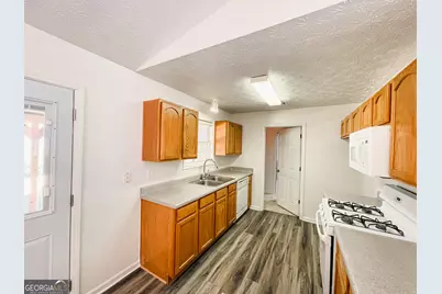 425 Shenandoah Court, Winder, GA 30680 - Photo 4