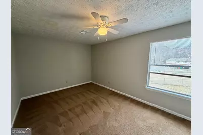 8515 Pineland Drive, Jonesboro, GA 30238 - Photo 10