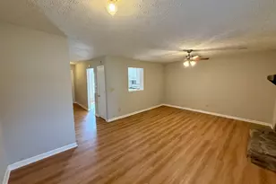 8515 Pineland Dr, Jonesboro, GA 30238 - Photo 6