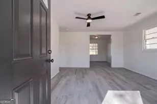 1080 Oglethorpe Ave, Athens, GA 30606 - Photo 2