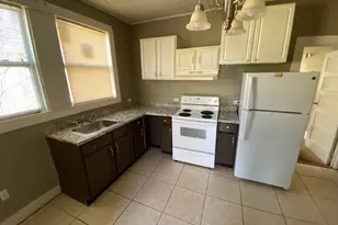 209 W Tinsley St, Griffin, GA 30223 - Photo 8