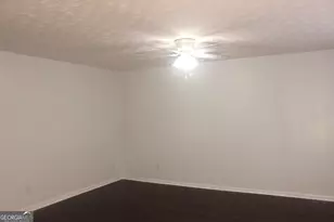 2296 Strathmoor Manor Dr, Lithonia, GA 30058 - Photo 10