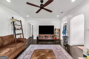 686 S 4th St, Jesup, GA 31545 - Photo 8