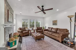 686 S 4th St, Jesup, GA 31545 - Photo 6