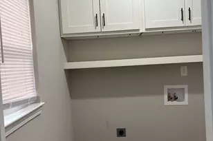 121 Johnson St, Barnesville, GA 30204 - Photo 8