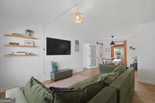 1913 E 60th St, Savannah, GA 31404 - Photo 4