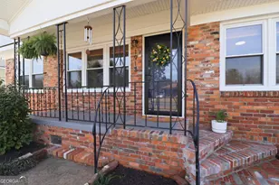 1913 E 60th St, Savannah, GA 31404 - Photo 2