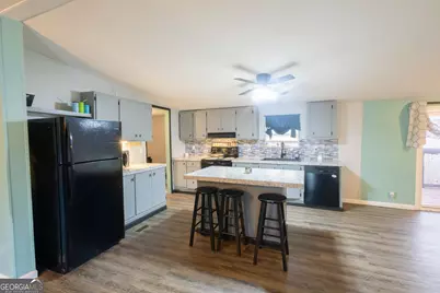 112 Fisherman Cove, Lavonia, GA 30553 - Photo 4