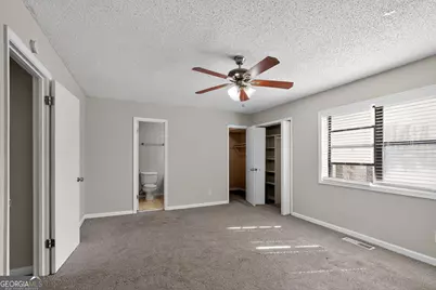 879 Lost Creek Circle, Stone Mountain, GA 30088 - Photo 18