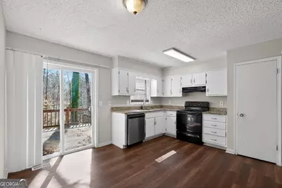 879 Lost Creek Circle, Stone Mountain, GA 30088 - Photo 12