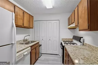 583 Emory Oaks Way, Decatur, GA 30033 - Photo 10