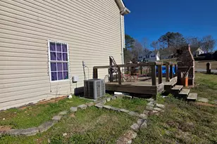 121 Bombay Ln, Grantville, GA 30220 - Photo 2