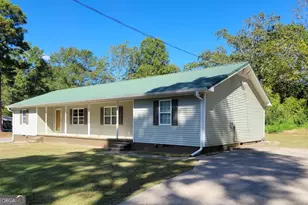 47 W New St, Winder, GA 30680 - Photo 1