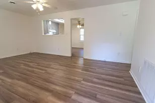 47 W New St, Winder, GA 30680 - Photo 6