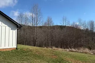 270 Meadow Crest Dr, Cleveland, GA 30528 - Photo 4