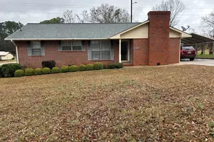 801 Cloverhurst Dr, Washington, GA 30673 - Photo 1