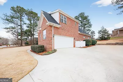 194 Cambridge Way, Macon, GA 31220 - Photo 4