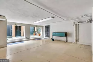 211 E Charlton St, Savannah, GA 31401 - Photo 48