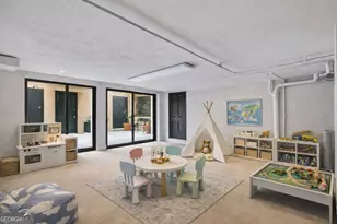 211 E Charlton St, Savannah, GA 31401 - Photo 48