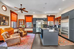 211 E Charlton St, Savannah, GA 31401 - Photo 16