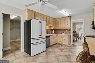 85 London Ln, Sharpsburg, GA 30277 - Photo 10