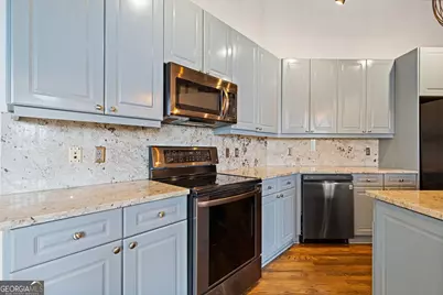 3235 Roswell Road NE #818, Atlanta, GA 30305 - Photo 12