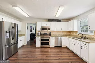 12203 Crestwood Ct, Fayetteville, GA 30215 - Photo 4