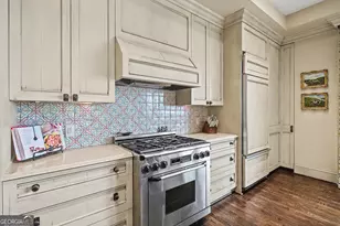 3657 Peachtree Rd NE, Atlanta, GA 30305 - Photo 22