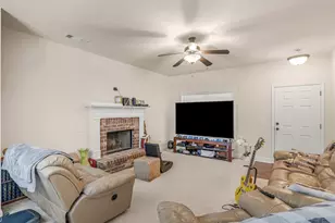 113 Truman Ct, Jackson, GA 30233 - Photo 4