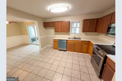 105 Vineyard Pond Drive, Norcross, GA 30071 - Photo 2