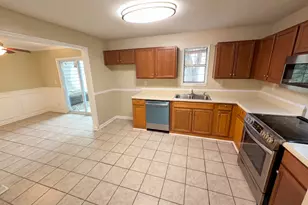 105 Vineyard Pond Dr, Norcross, GA 30071 - Photo 2