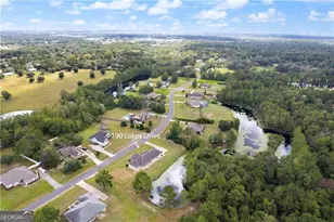 190 Lakes Dr, Brunswick, GA 31523 - Photo 2