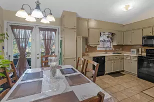 9043 Raven Dr, Jonesboro, GA 30238 - Photo 8